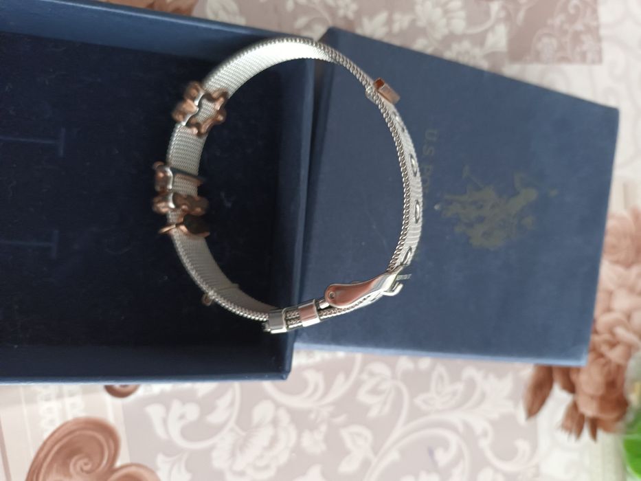 Продавам гривна от инокс с висулки - US Polo Assn