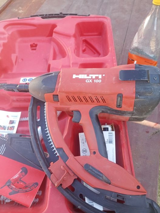Pistol de fixat cuie în beton cu gaz  Hilti GX100