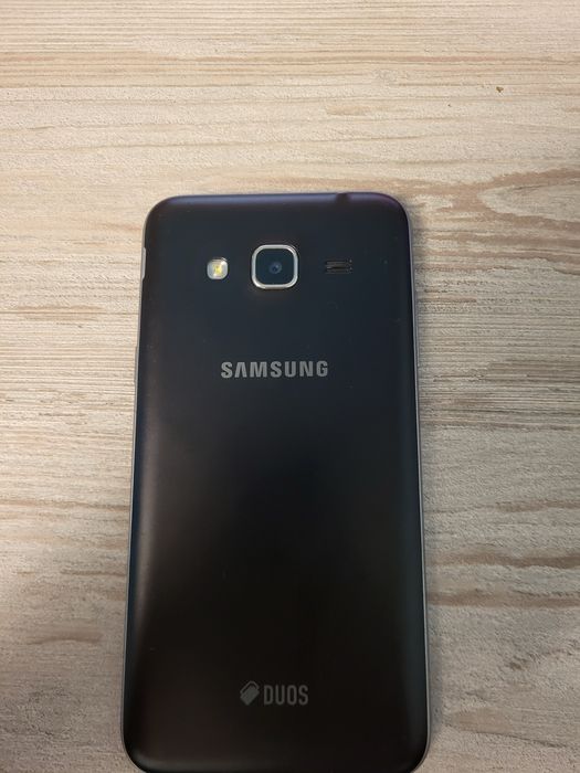 Смартфон Samsung Galaxy J3 (2016) 6 SM-J320F
