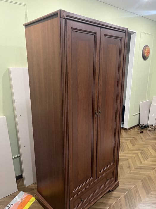Деревянный Шкаф!