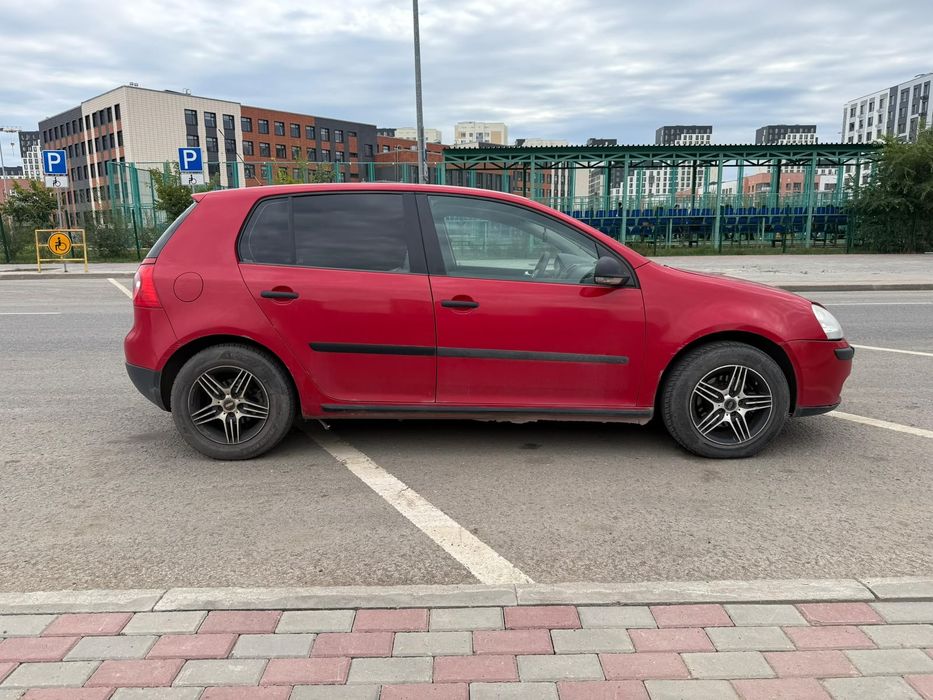 Продам автомобиль фольксваген гольф 5