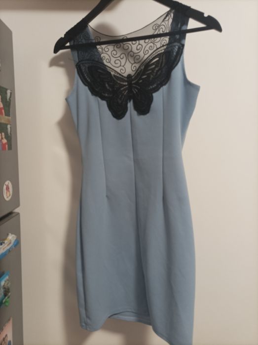 Vând rochii scurte preț foarte mic