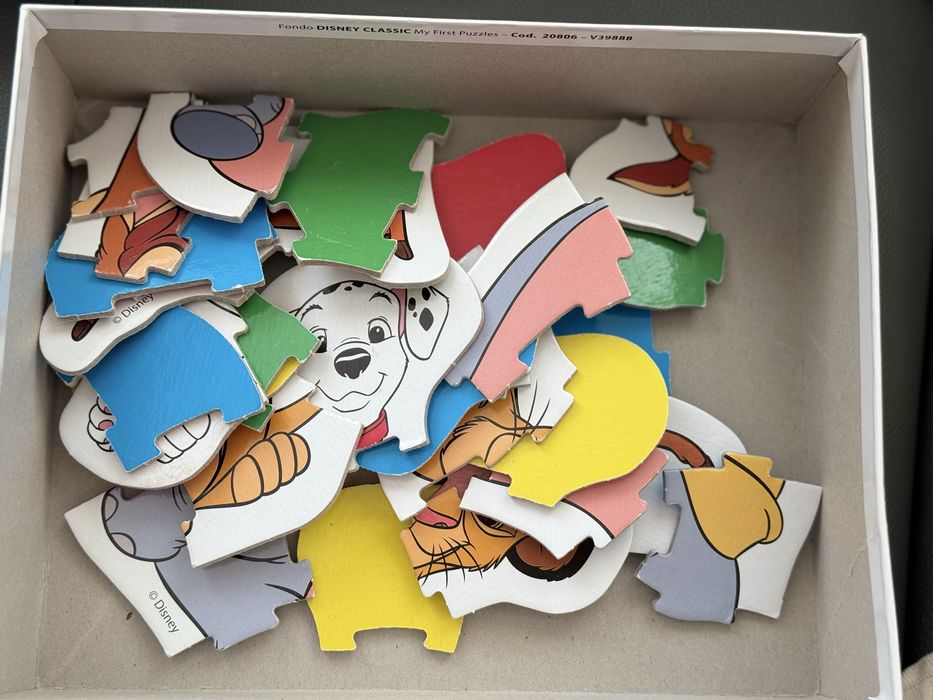 Лот пъзели и килимче за рисуване с вода