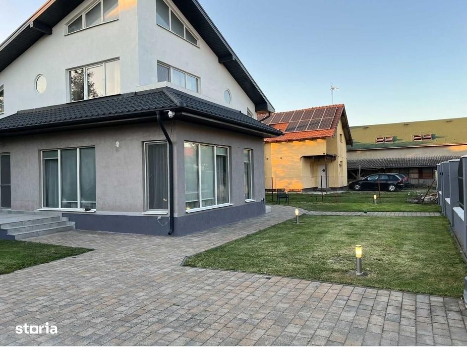 Casa 3 Dormitoare 175mp Panouri Solare Curte Amenajata