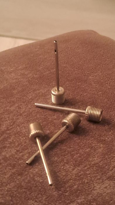 Продам иголки для накачивания мячей