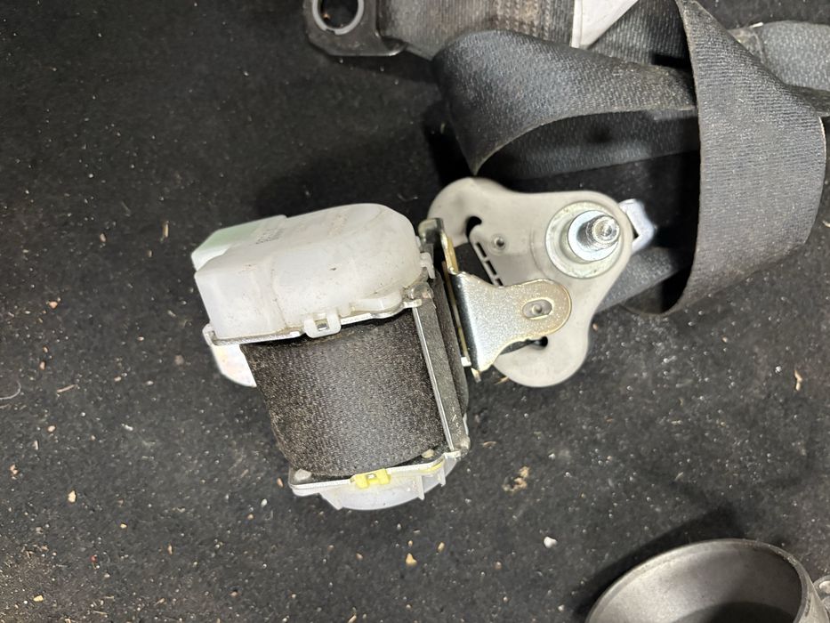 Toyota Rav 4 2015 година Предпазни Колани