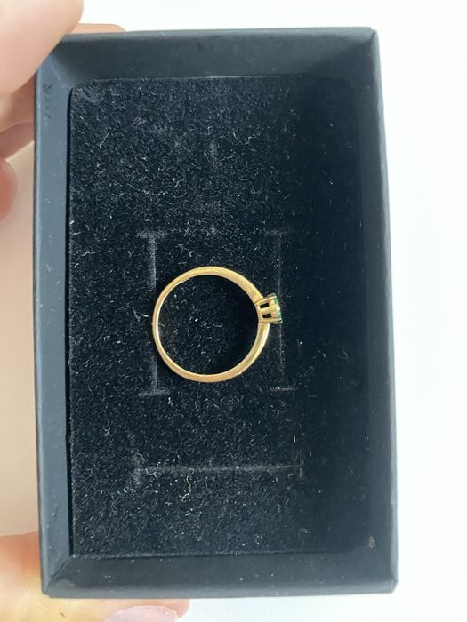 Inel de aur de 14 k cu zirconii verzi