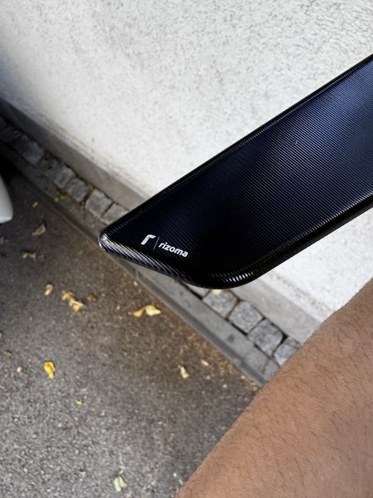 Продавам оригинални огледала за нейкед байк Rizoma Stealth