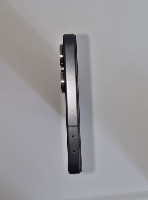 Samsung Z Flip7 256GB Jetblack | 650€ | 2.5 г. гаранция | 20 калъфа