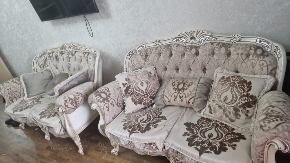 Продам хороший диван