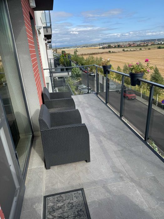 Proprietar vand apartament nou, mobilat si utilat, cu loc de parcare in MRS Village