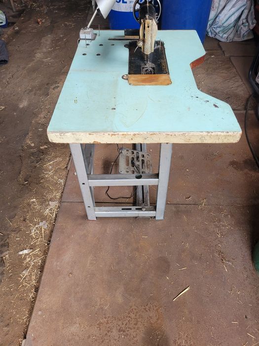 Продам швейную машинку 2 в1