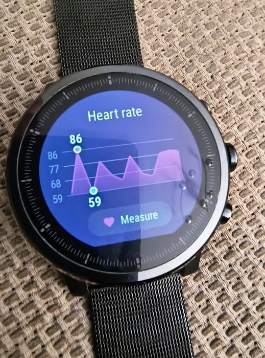 Продавам смарт часовник amazfit stratos 2