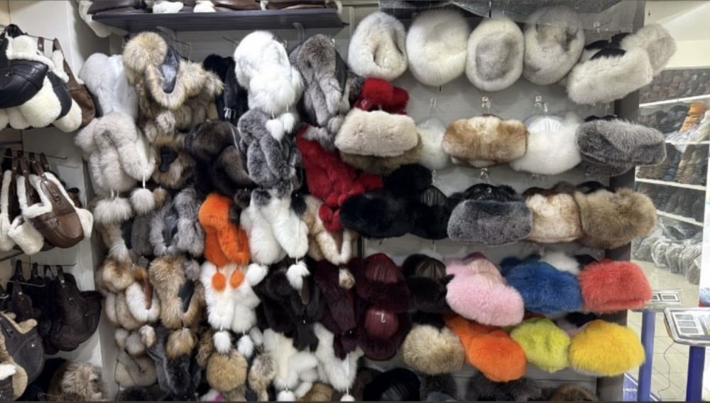 Дамски шапки от естествен косъм и кожа