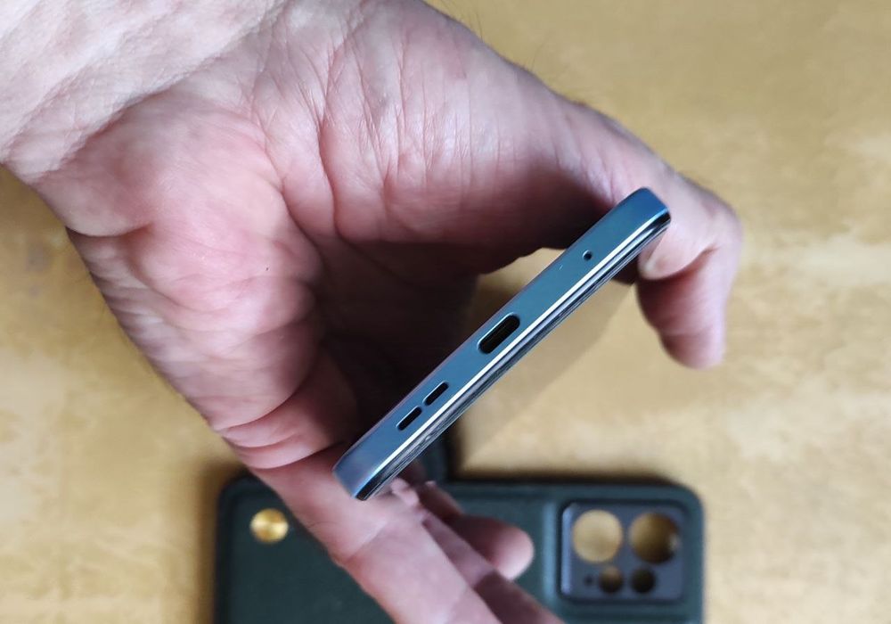 Продам Redmi Note 12 4G.