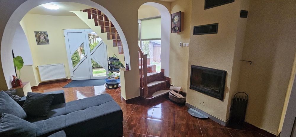 Casa de vanzare in CETATE zona foarte linistita
