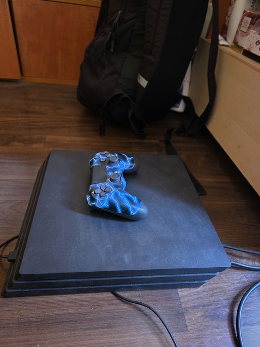 Vand PlayStation 4 PRO