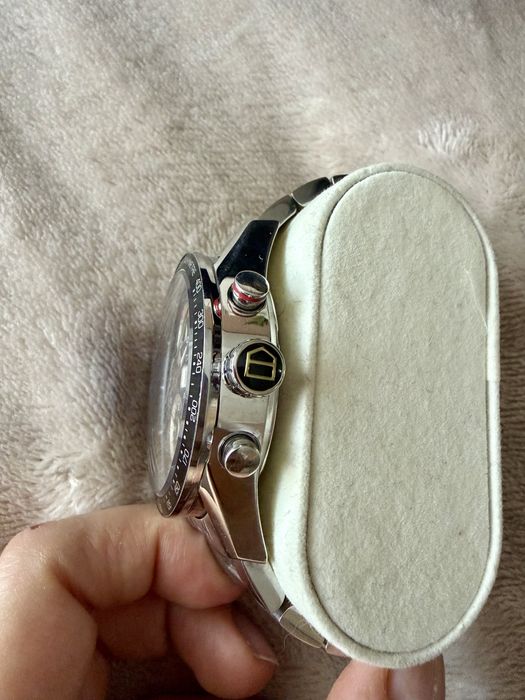 TAGHeuer Carrera CV2A10