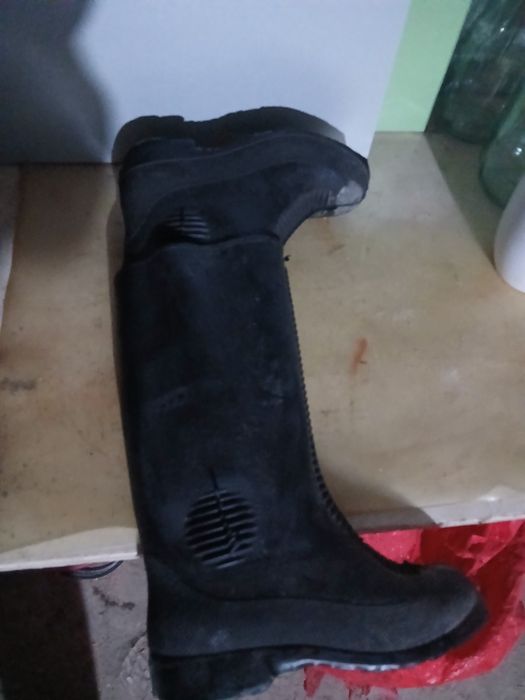 Резиновые сапоги р.40-41.