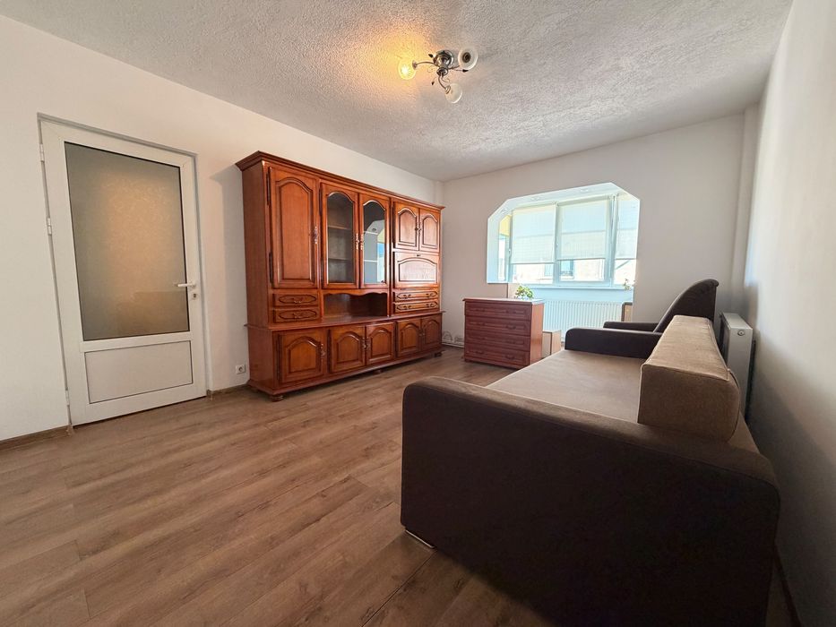 Vand apartament cu doua camere