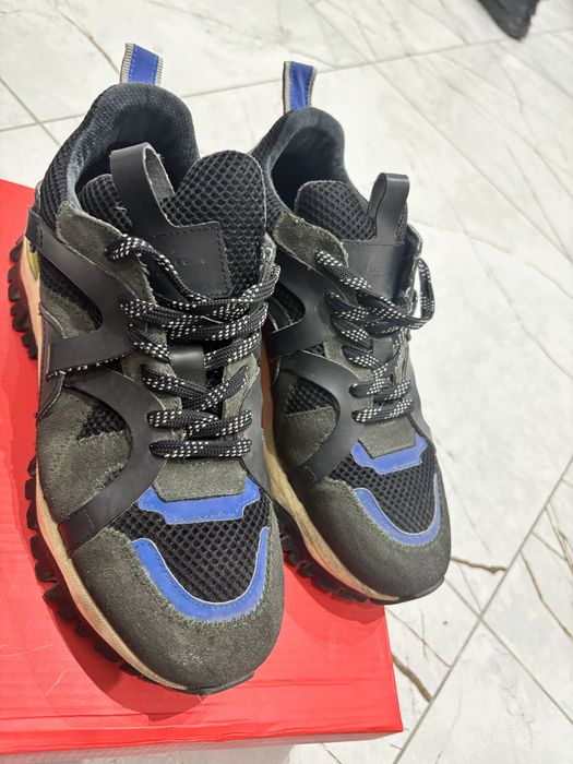 Спортивная обувь