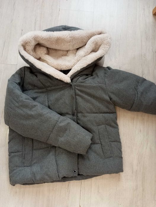 Дамско палто с голяма плюшена кучулка