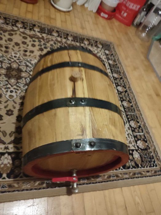 Продавам чисто ново буре 30 литра акация българско