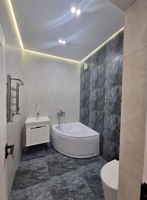 Продажа Чирчик 3+1/2/2 кирпич Навои ор.р 9 школа