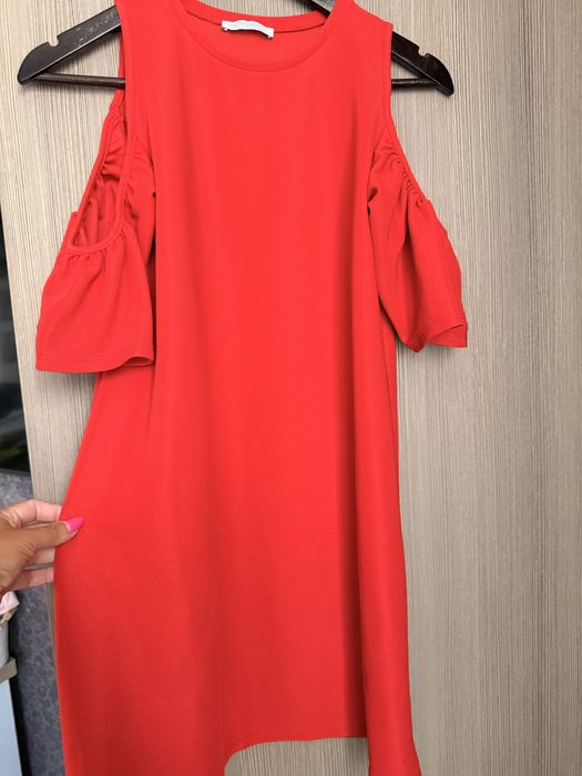 Дамска червена рокля Zara S