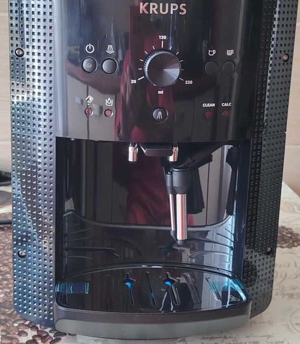 Vând espressor automat Krups