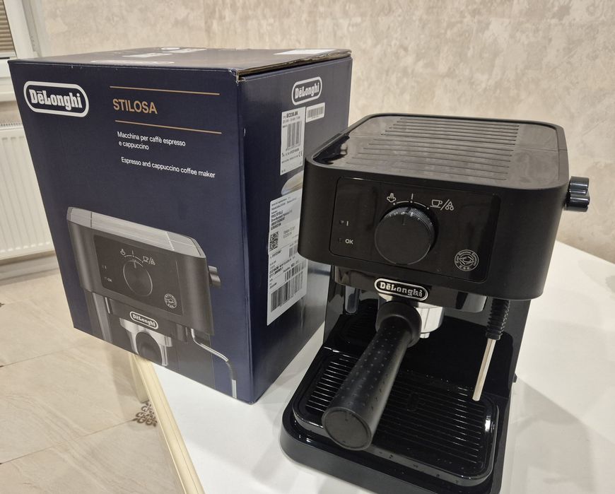 Продаётся рожковая кофемашина кофеварка DeLonghi EC 235. BK