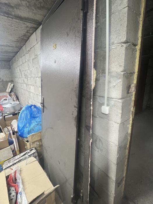 Продам двери наружные