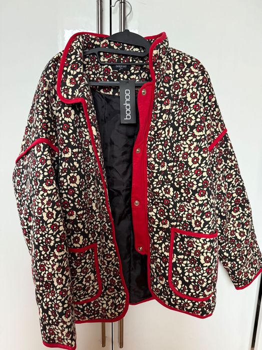 Шарено яке на цветя