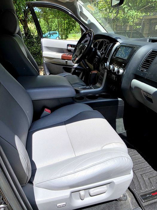 Toyota sequoia Platinum