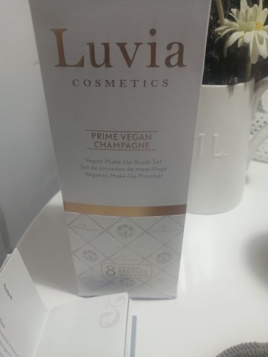 Set pensule de machiaj cu cutie. Luvia cosmetics