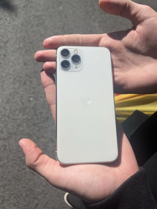 Iphone 11 pro акб 76%