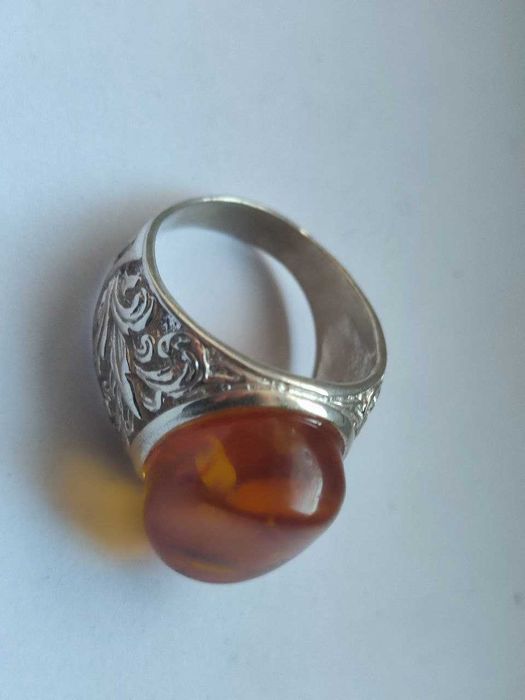 Кольцо серебряное с камнем ЯНТАРЬ