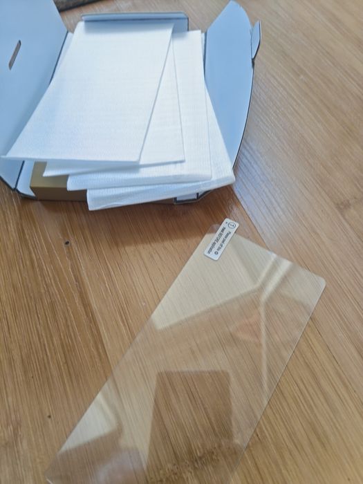 2 x huse si 4x folii sticlă noi Galaxy s25 Ultra( se dau impreuna)