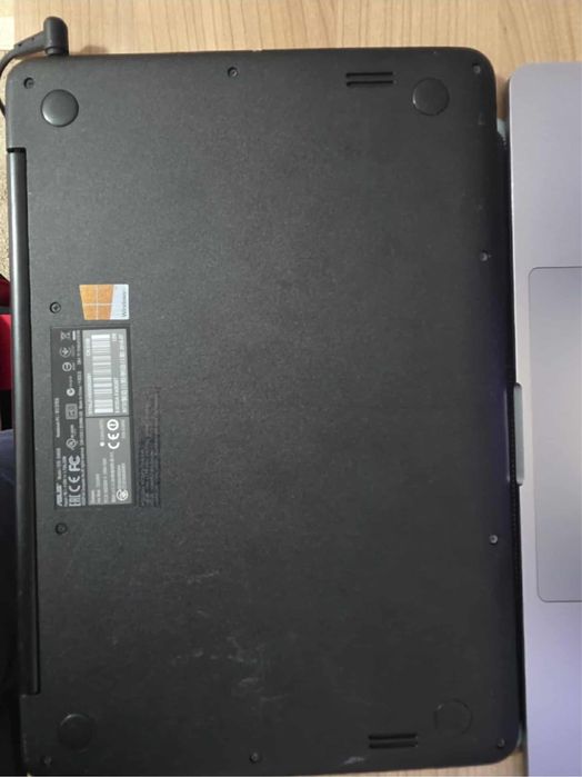 Laptop slim Asus E403S Intel quad core, 4gb, 128gb