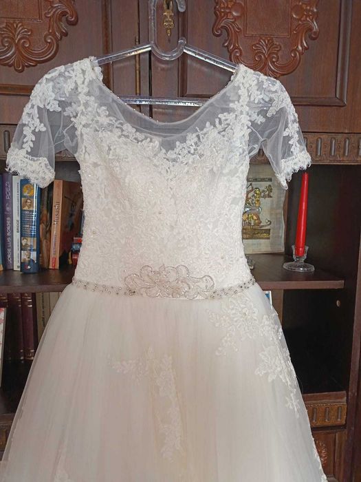 Rochie de mireasa cu dantela - marimea 36