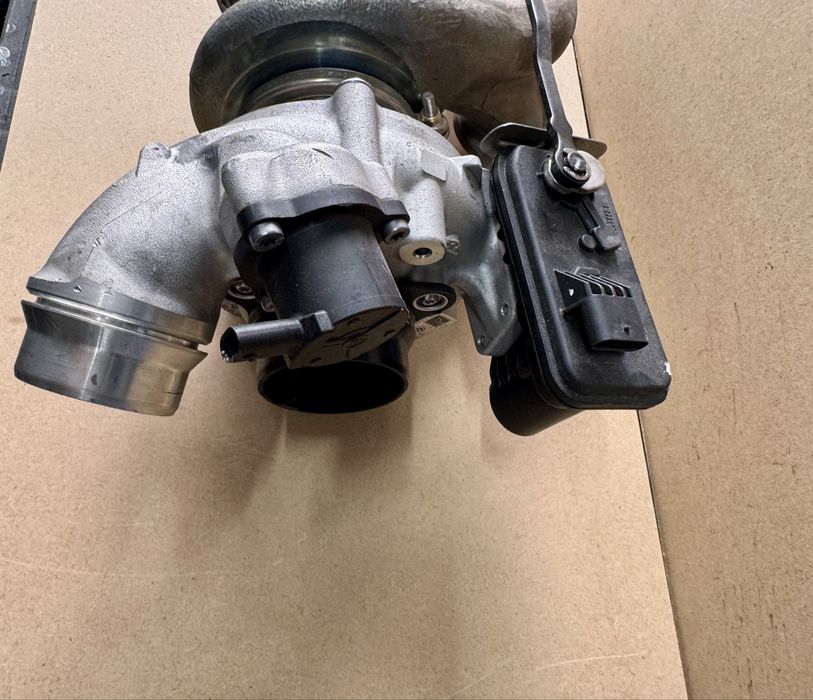 Turbina BMW B58 3.0 Benzina Originala 8489597 G60 G70 G45 X5 X6