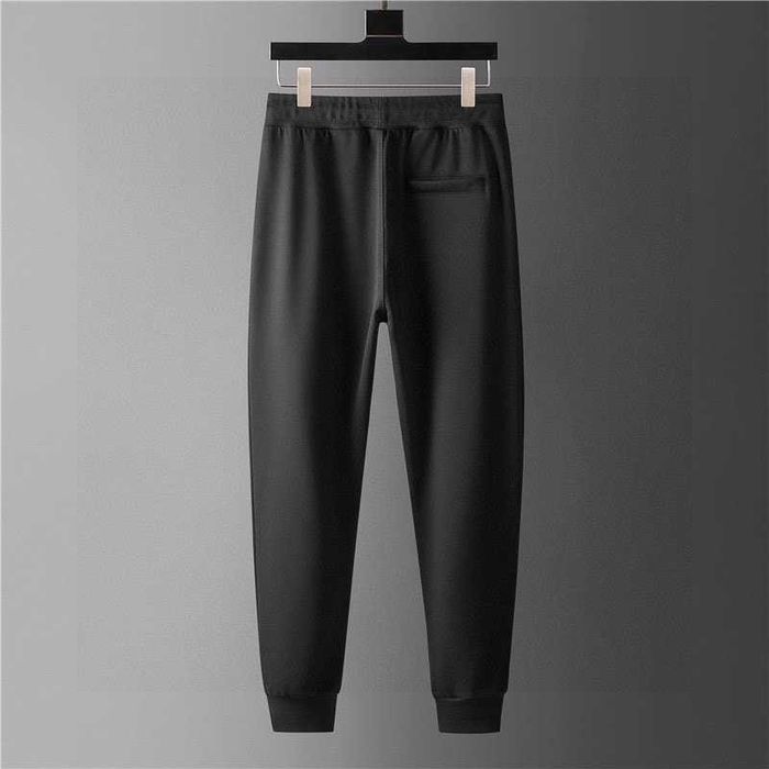 Aduc pe comanda Compleu BERBERRY orice model