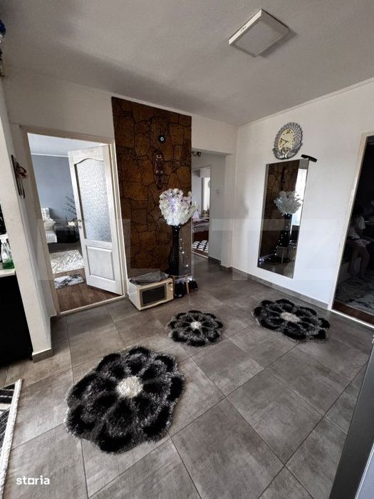 Apartament cu 4 camere, 79 mp, mobilat si utilat, zona Blocuri