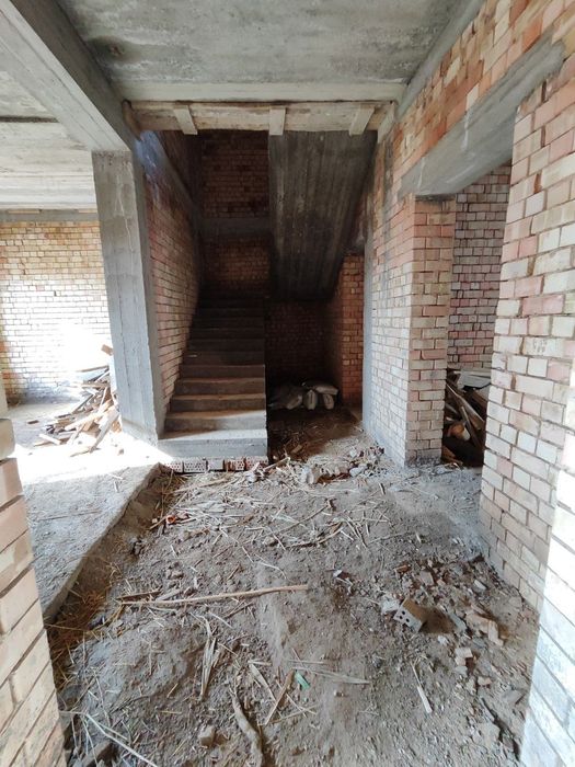 Xasanboy sotiladi 2.2 sotux Yengi qurilgan bitrib beriladi