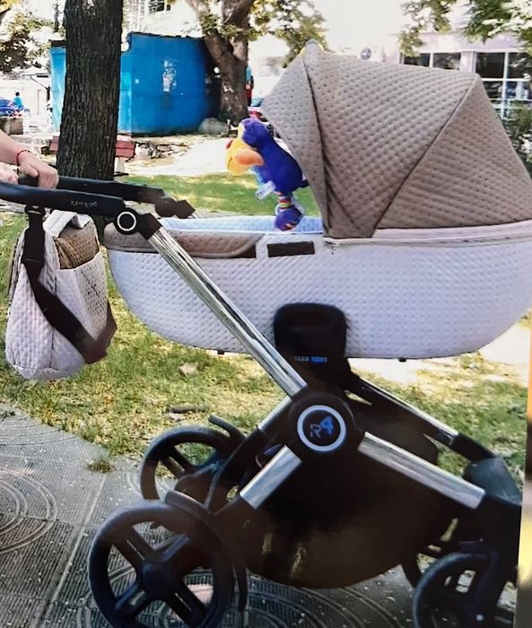 Бебешка количка - еко кожа