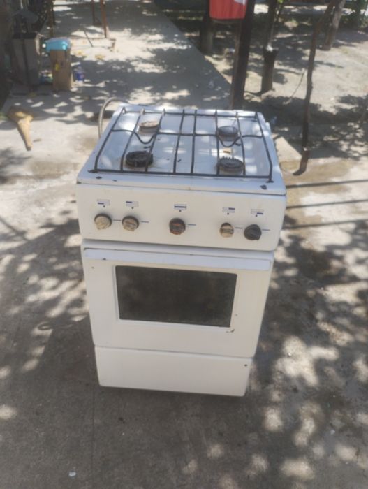 Газ плита сотилади. Яхши холатда