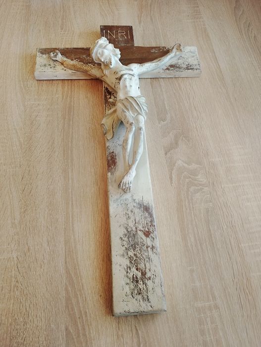 Дървен Кръст правен по поръчка