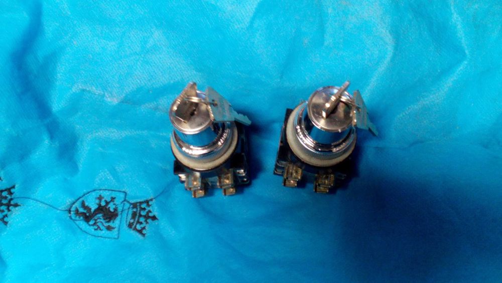 Времерелета TELEMECANIQUE,контакториTELEMECANIQUE,заключващи стопове