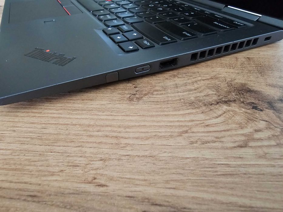 ЗА ЧАСТИ Lenovo ThinkPad X1 Yoga Gen 4 Touchscreen (i5 10 gen, 16GB RAM) | без диск | без зарядно