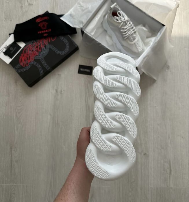 Versace Chain Reaction